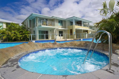 Pacific Blue Pool Spa & More Available In Complex! - Hervey Bay Accommodation 1