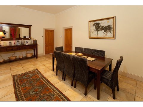 Fairholme Townhouse - Hervey Bay Accommodation 4