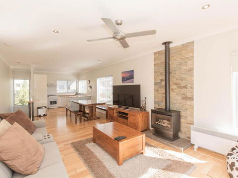 Aspect 1 / 8a Poly Cow Lane - Hervey Bay Accommodation 3