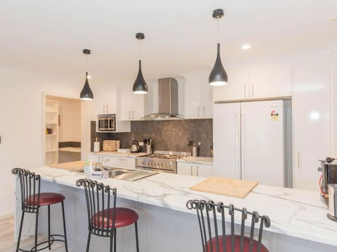 Bedrock 11 Twynam Street Jindabyne - Hervey Bay Accommodation 4