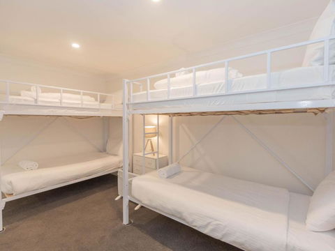 Bedrock 11 Twynam Street Jindabyne - Hervey Bay Accommodation 2