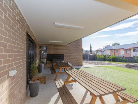 Bedrock 11 Twynam Street Jindabyne - Hervey Bay Accommodation 6
