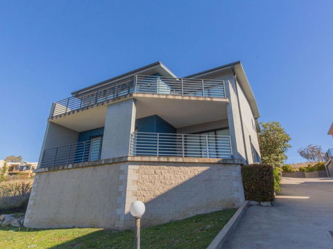 Eclipse 13 / 10 Nettin Circuit - Hervey Bay Accommodation 4