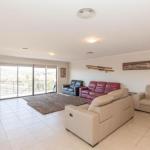 Eclipse 13 / 10 Nettin Circuit - Hervey Bay Accommodation 0