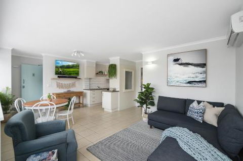 Renovated Moololaba Unit 100m To Beach - Tourism Hervey Bay 4