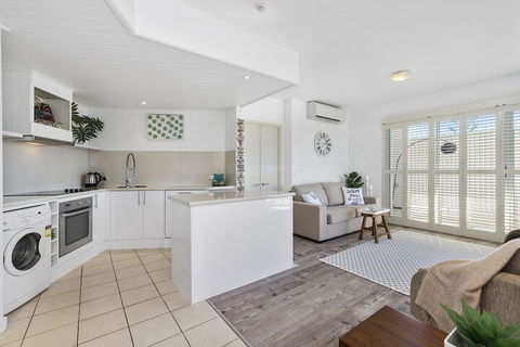 Resort On The Beach 1219 / 20 - Tourism Hervey Bay 3