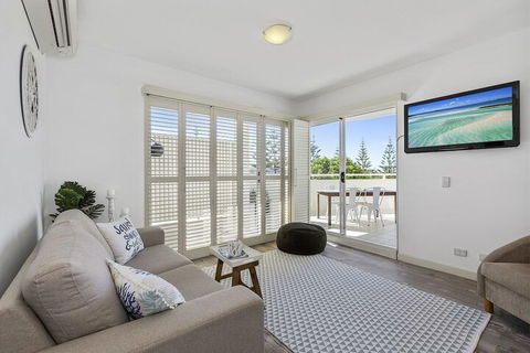 Resort On The Beach 1219 / 20 - Tourism Hervey Bay 6