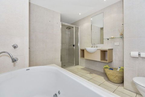 Resort On The Beach 1219 / 20 - Tourism Hervey Bay 2