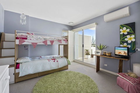 Resort On The Beach 1219 / 20 - Tourism Hervey Bay 5