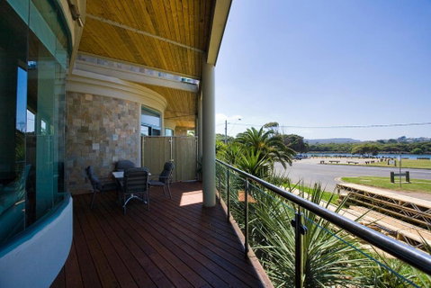 Exclusive Anglesea River Beach Apartment - Hervey Bay Accommodation 4
