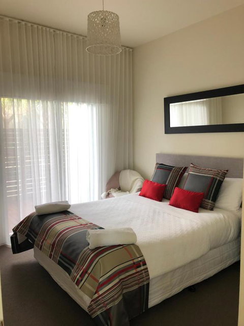 Exclusive Anglesea River Beach Apartment - Hervey Bay Accommodation 3