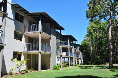 32 / 15 Rainbow Shores Unit Overlooking Bushland With Shared Swimming Pool Spa & Tennis Court - Tourism Hervey Bay 5
