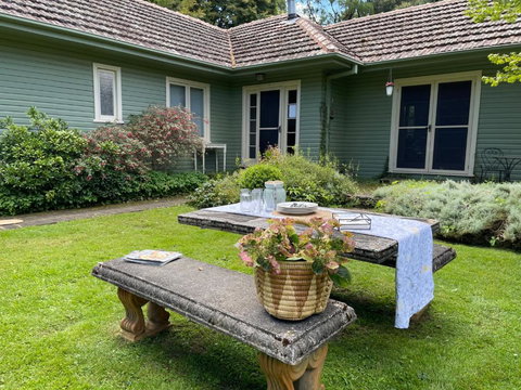 GOWAN ROSS COTTAGE - Hervey Bay Accommodation 2