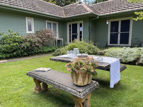 GOWAN ROSS COTTAGE - Hervey Bay Accommodation 1