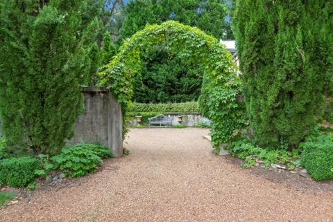 COOKS HOUSE - Hervey Bay Accommodation 6