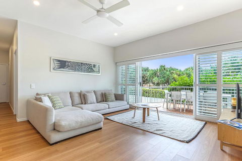 Location Location Sunshine Beach - Tourism Hervey Bay 4