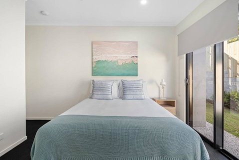 DAYDREAMING Airlie Beach Water Views & Only 200m To Boardwalk. - Hervey Bay Accommodation 3