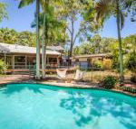 8 Satinwood Drive Rainbow Shores Architecturally Designed Pool Walk to Beach - Tourism Hervey Bay