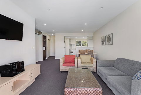 Pacific Blue Apartment 244 / 265 Sandy Point Rd - Hervey Bay Accommodation 5
