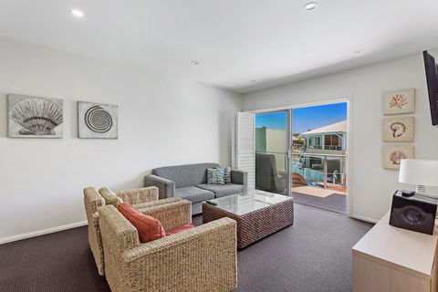 Pacific Blue Apartment 244 / 265 Sandy Point Rd - Hervey Bay Accommodation 6