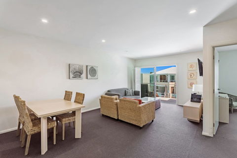 Pacific Blue Apartment 244 / 265 Sandy Point Rd - Hervey Bay Accommodation 0