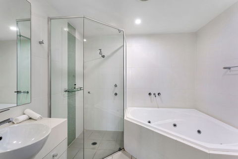 Pacific Blue Apartment 244 / 265 Sandy Point Rd - Hervey Bay Accommodation 2