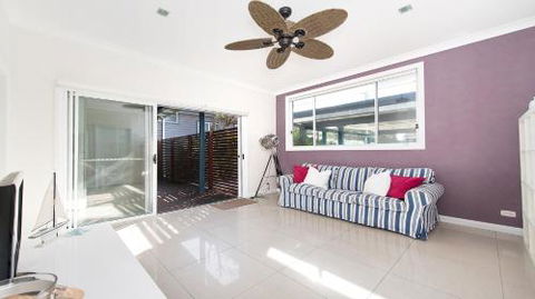 No. 1 Fingal Bay Beach House The Little Abode - Tourism Hervey Bay 2
