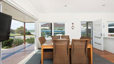 No. 1 Fingal Bay Beach House The Little Abode - Tourism Hervey Bay 6