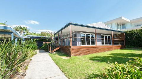 No. 1 Fingal Bay Beach House The Little Abode - Tourism Hervey Bay 0