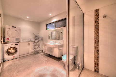 The Bolt Hole - Hervey Bay Accommodation 4