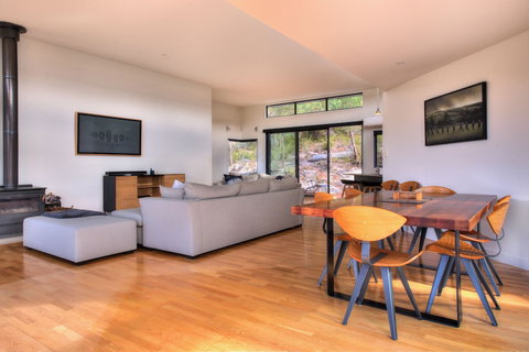 The Bolt Hole - Hervey Bay Accommodation 6