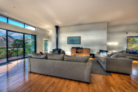 The Bolt Hole - Hervey Bay Accommodation 2