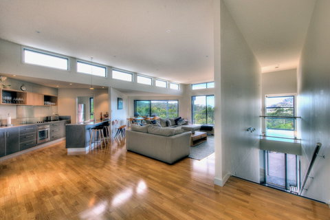 The Bolt Hole - Hervey Bay Accommodation 3