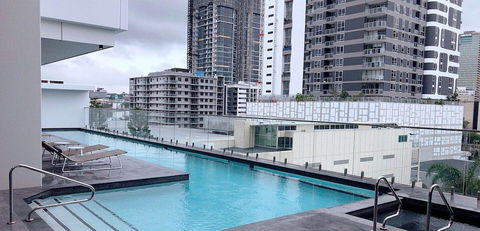 Hostrelax Residences On Merivale - Hervey Bay Accommodation 3