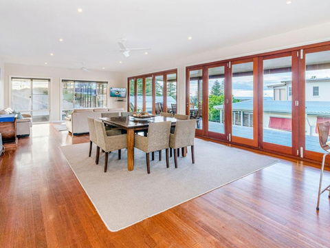 Seagrass House Great House Near The Beach - Tourism Hervey Bay 3