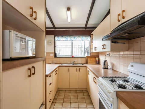 OCEAN SOUNDS Anglesea - Tourism Hervey Bay 3