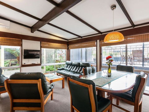 OCEAN SOUNDS Anglesea - Tourism Hervey Bay 4