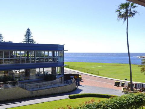 Anchorage AtHarbourside Magnificent Views - Hervey Bay Accommodation 3
