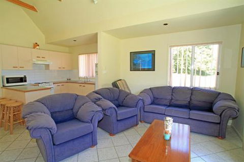 Nannys Beach House - Tourism Hervey Bay 2
