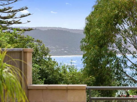 APARTMENT 23 PACIFIC APARTMENTS Sit On The Deck & Soak In The View - Hervey Bay Accommodation 5
