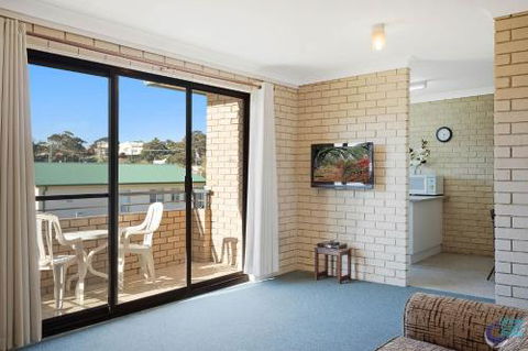 Apollo Unit 30 - Hervey Bay Accommodation 5