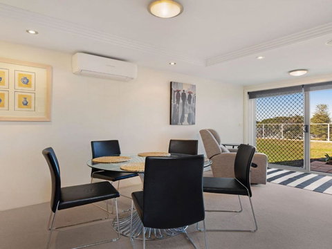 Garden Apartment At Forster Tower - Hervey Bay Accommodation 1