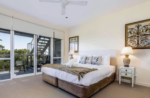 COASTAL SOUL VILLA At BROADBEACH - Hervey Bay Accommodation 6