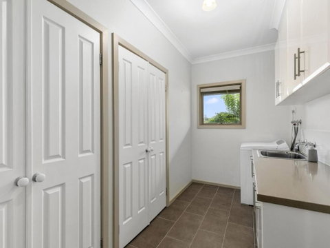 THE LOCH SURFSIDE WIFI NETFLIX PET FRIENDLY (OUTSIDE ONLY) - Tourism Hervey Bay 3
