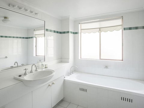 Mitchell 5 / 1A Fathoms - Hervey Bay Accommodation 3