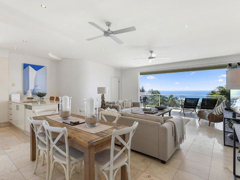 Relax In Stylish Comfort Sunshine Beach - Tourism Hervey Bay 1