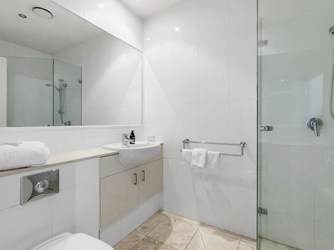 Relax In Stylish Comfort Sunshine Beach - Tourism Hervey Bay 4