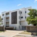 Relax In Stylish Comfort Sunshine Beach - Tourism Hervey Bay 0