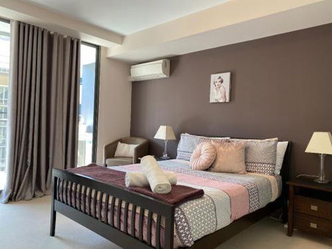 ARENA RESORT STYLE EXEC FREE NETFLIX WIFI WINE - Hervey Bay Accommodation 6