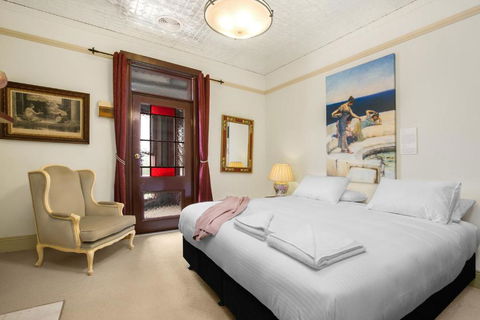 Grand & Central On George Unique Opulent - Hervey Bay Accommodation 5